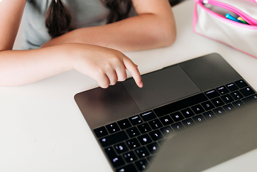 Escola SEB Dom Bosco Ahú. Curitiba - PR. Plataforma AZ de aprendizagem.